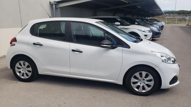 Usado Peugeot 208 Access 75 CV (55 kW) 2017 Blanco Utilitario