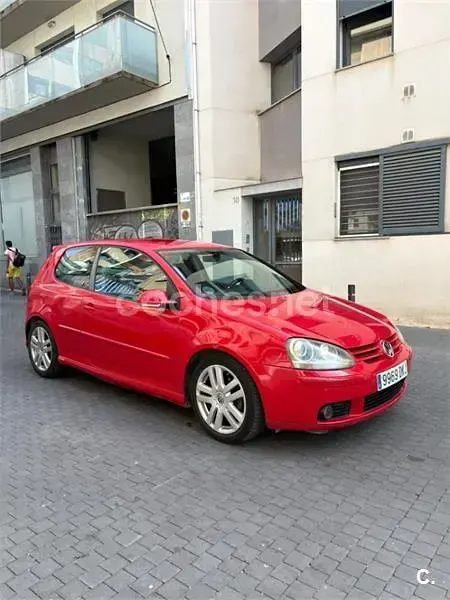 Usado VW Golf IV Sportline 115 CV (84 kW) 2005 Rojo Berlina