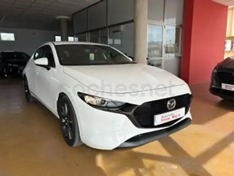 Usado Mazda 3 Center-Line 140 CV (102 kW) 2024 Blanco Berlina
