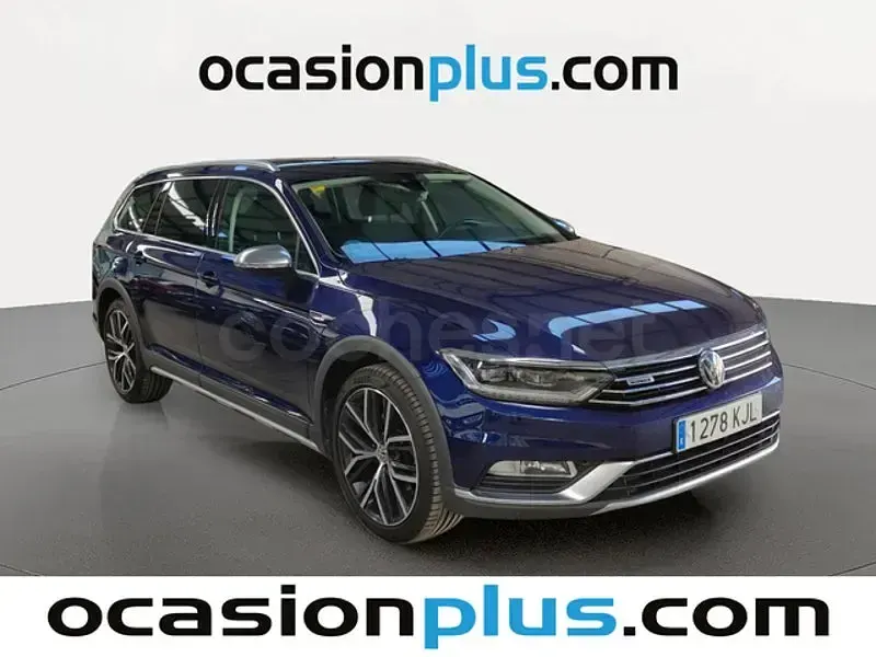 Usado VW Passat Alltrack 220 CV (161 kW) 2018 Azul Familiar