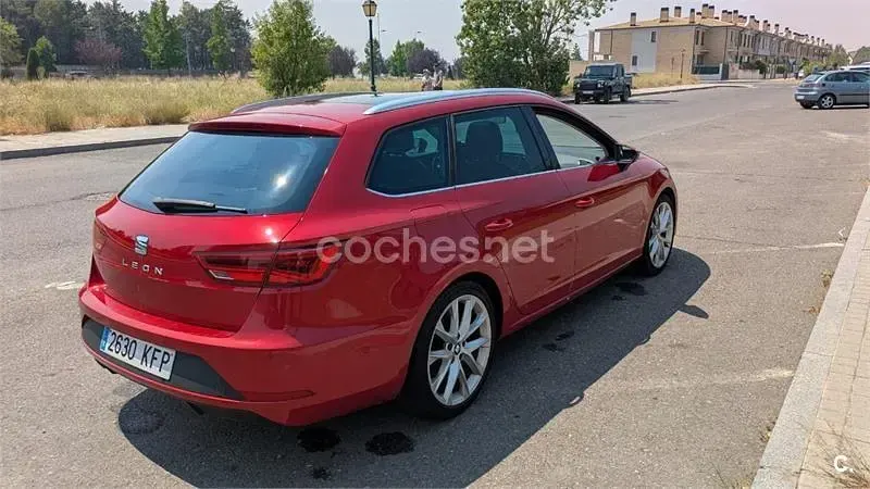 Usado Seat Leon ST FR 150 CV (110 kW) 2017 Rojo Familiar