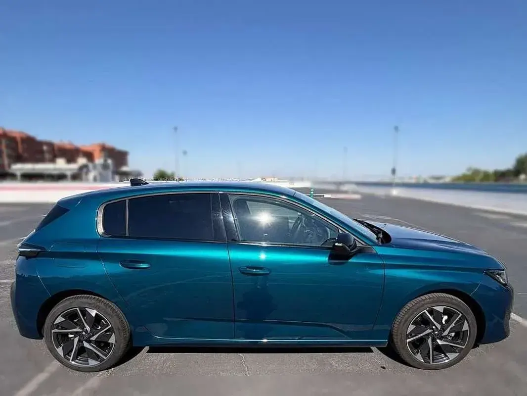 Usado Peugeot 308 Allure 136 CV (100 kW) 2025 Azul Berlina