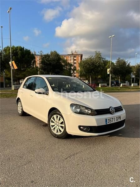 Blanco Usado 2009 VW Golf VI Advance Berlina | 6750 € (Precio justo) - Imagen 1/4