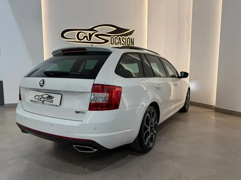 Usado Skoda Octavia RS 184 CV (135 kW) 2017 Blanco Familiar