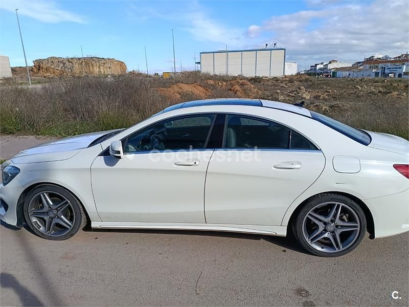 Usado Mercedes CLA200 AMG line 136 CV (100 kW) 2015 Blanco Berlina