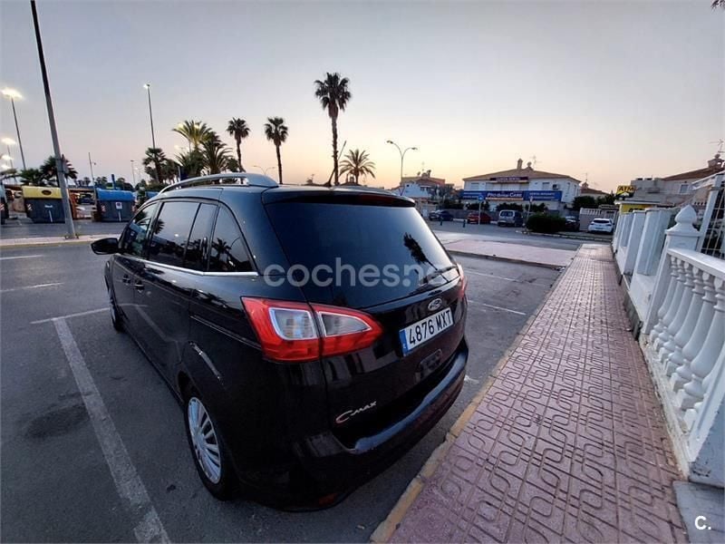 Usado Ford Grand C-Max Titanium 140 CV (102 kW) 2011 Gris / plata Monovolumen