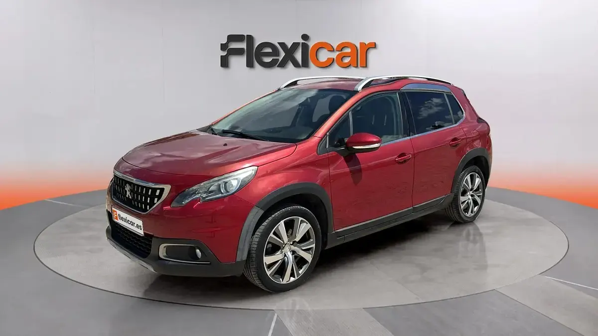 Usado Peugeot 2008 Allure 120 CV (88 kW) 2019 Rojo SUV