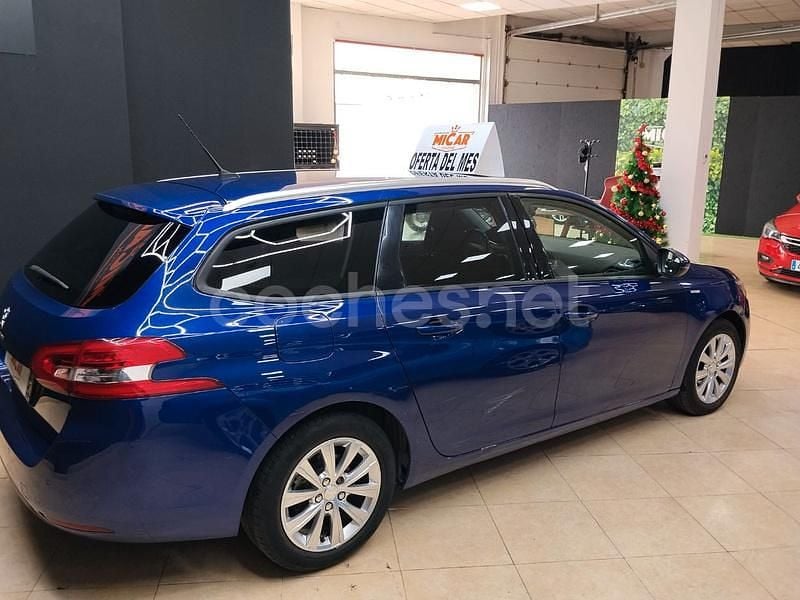 Usado Peugeot 308 Access 100 CV (73 kW) 2018 Azul Berlina