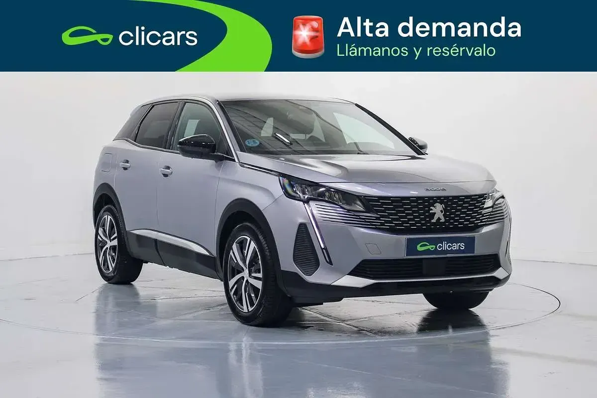 Usado Peugeot 3008 Allure 131 CV (96 kW) 2023 Plateado SUV