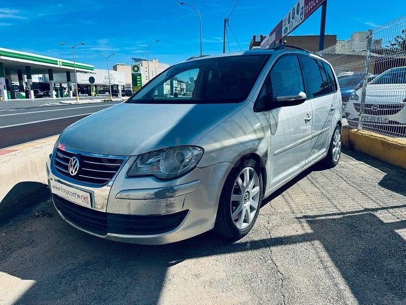 Usado VW Touran Advance 105 CV (77 kW) 2009 Gris / plata Monovolumen