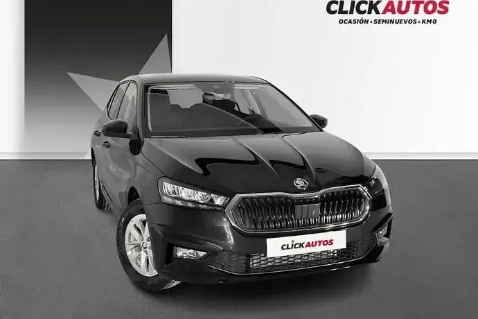 Usado Skoda Fabia Selection 115 CV (84 kW) 2025 Blanco Utilitario