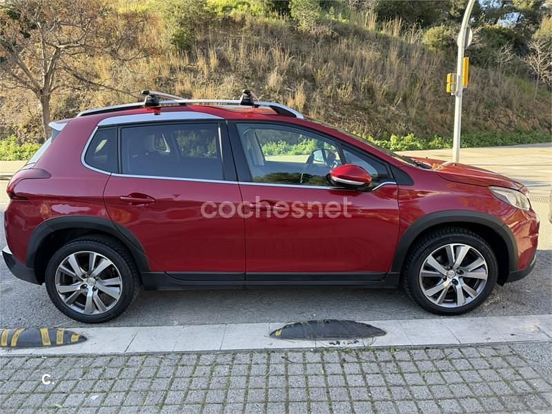 Usado Peugeot 2008 Allure 110 CV (80 kW) 2016 Rojo SUV