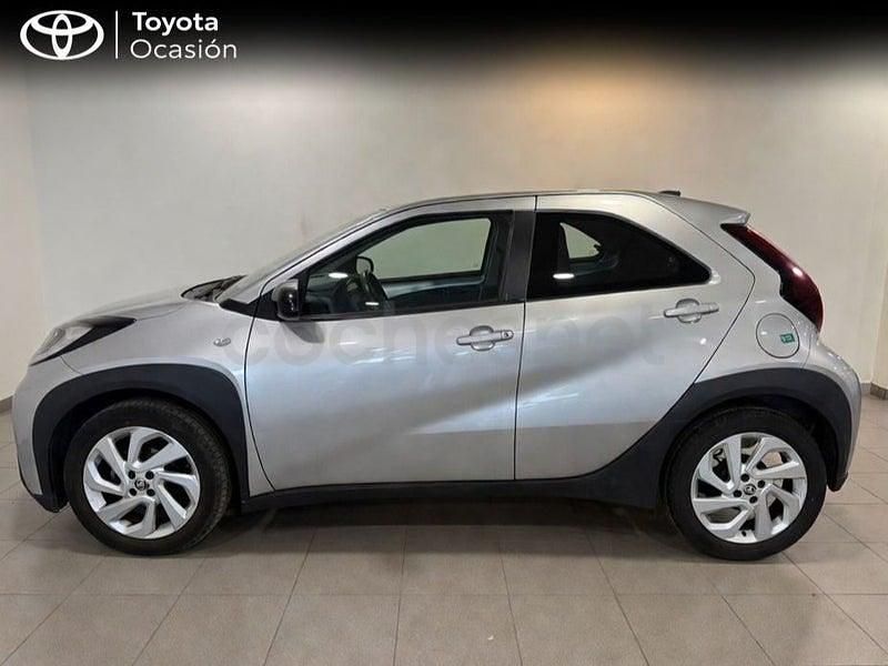 Usado Toyota Aygo X Play 72 CV (52 kW) 2024 Gris / plata SUV