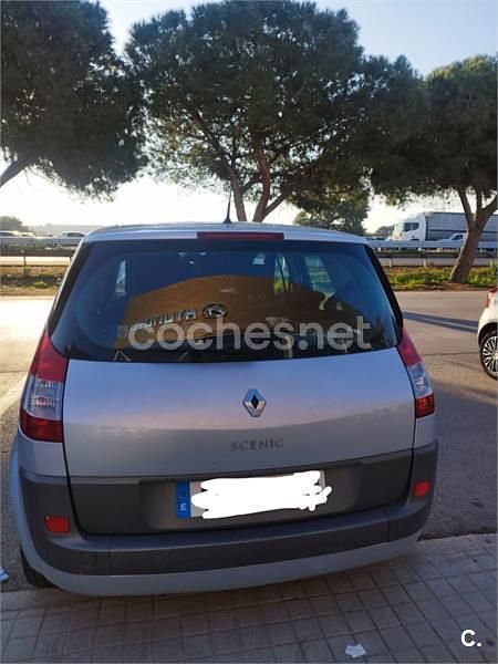 Usado Renault Scénic II Dynamique 130 CV (95 kW) 2006 Gris / plata Monovolumen