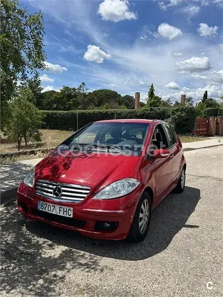 Usado Mercedes A180 Elegance 109 CV (80 kW) 2006 Rojo Monovolumen
