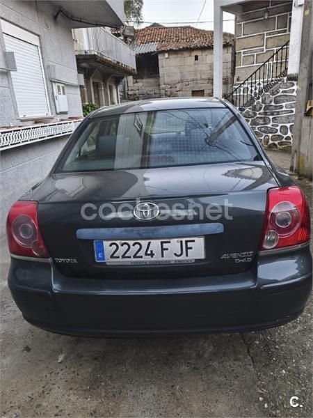 Usado Toyota Avensis Executive 116 CV (85 kW) 2006 Negro Berlina
