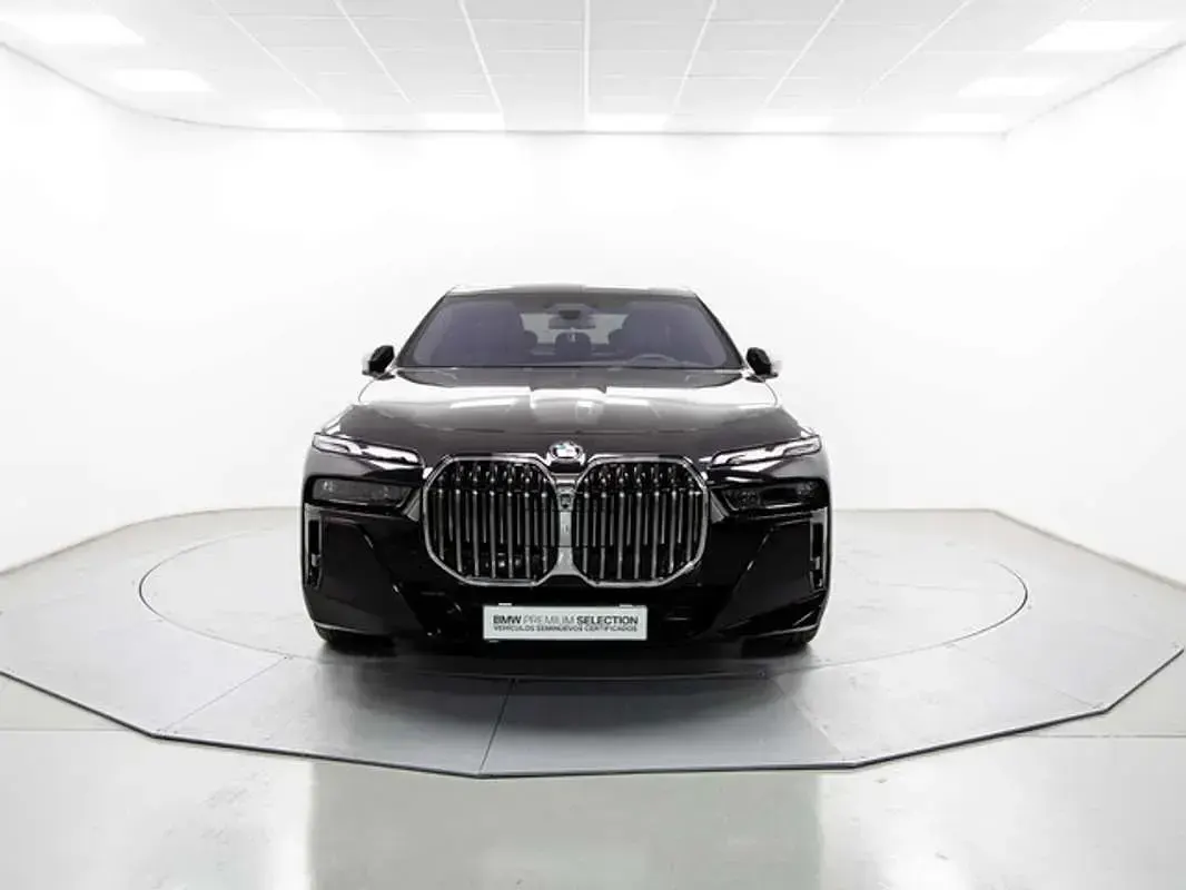 Usado BMW 740 Comfort Edition 299 CV (219 kW) 2023 Negro Berlina