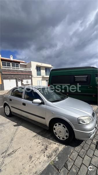 Usado Opel Astra Club 84 CV (61 kW) 2004 Gris / plata Berlina