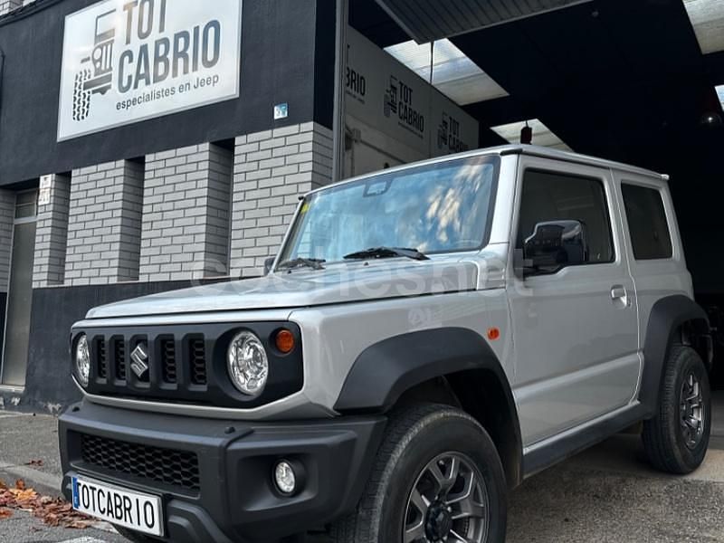 Usado Suzuki Jimny 102 CV (75 kW) 2020 Gris / plata SUV