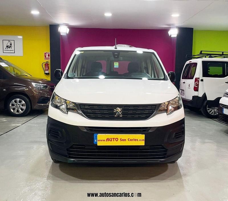 Usado Peugeot Rifter Active 100 CV (73 kW) 2021 Blanco Monovolumen