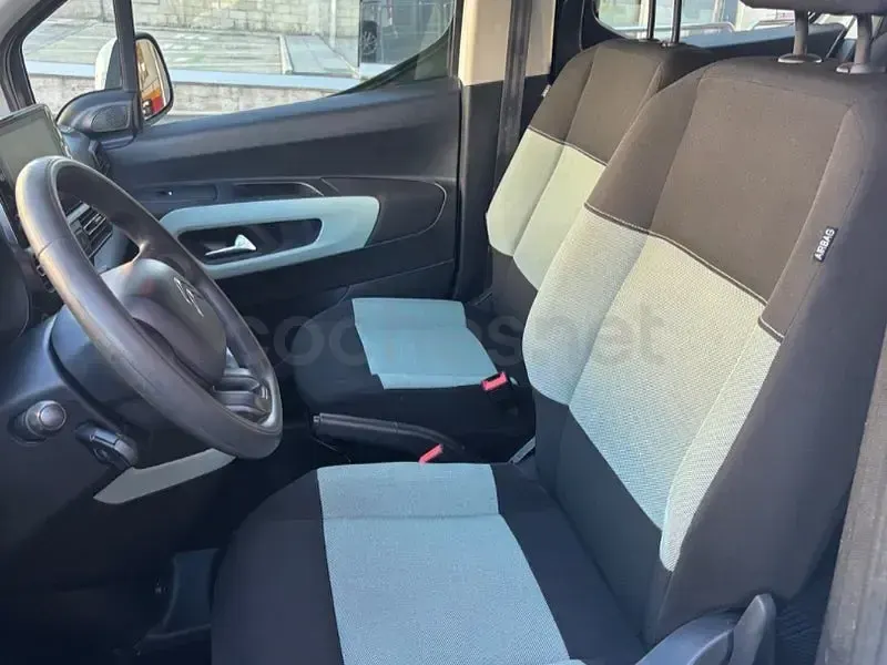 Usado Citroën Berlingo Feel 102 CV (75 kW) 2020 Blanco Monovolumen