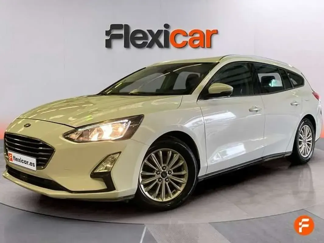 Usado Ford Focus Active 120 CV (88 kW) 2019 Blanco Familiar