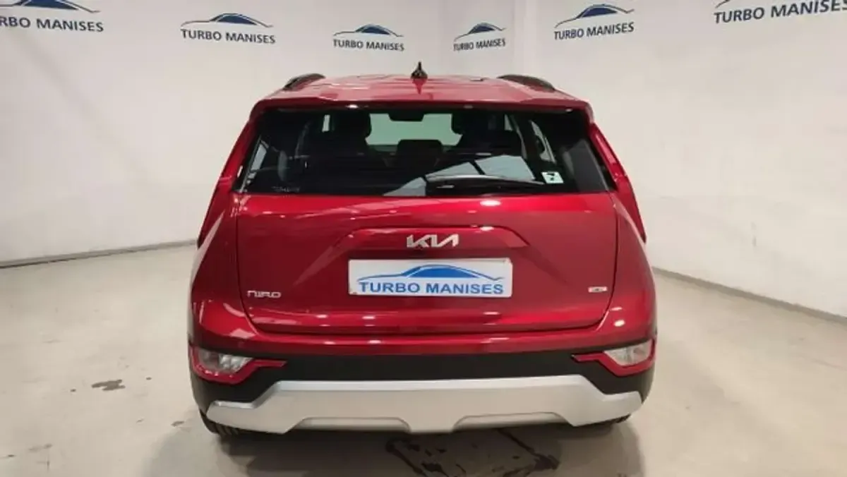 Usado Kia Niro 141 CV (103 kW) 2024 Rojo SUV