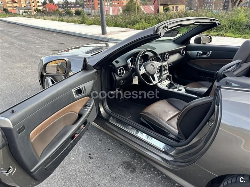 Usado Mercedes SLK200 184 CV (135 kW) 2011 Marrón Descapotable