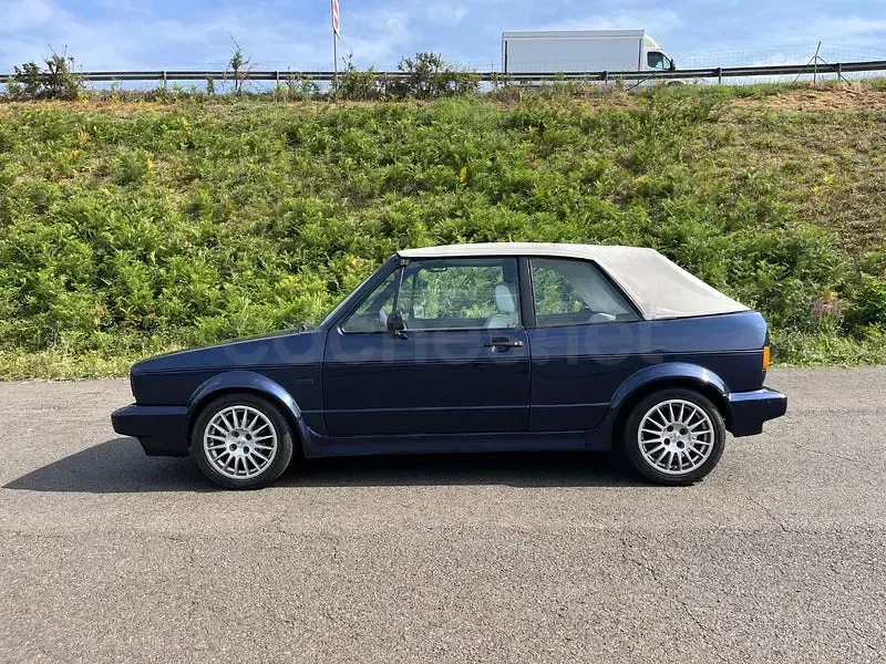 Usado VW Golf Cabriolet 98 CV (72 kW) 1992 Azul Descapotable