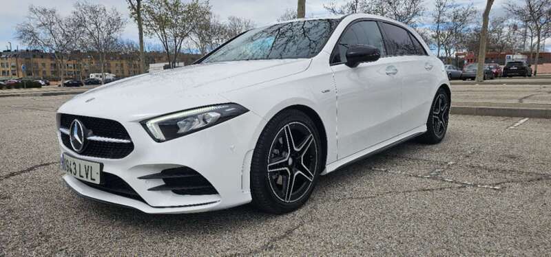 Blanco Usado 2021 Mercedes A180 Utilitario | 24.900 € (Un poco caro) - Imagen 1/4