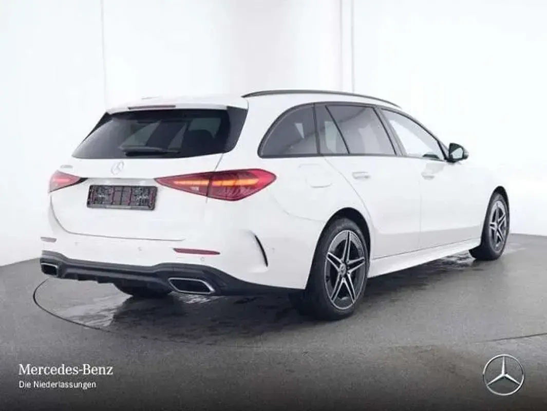 Usado Mercedes C300e AMG 204 CV (150 kW) 2023 Blanco Berlina