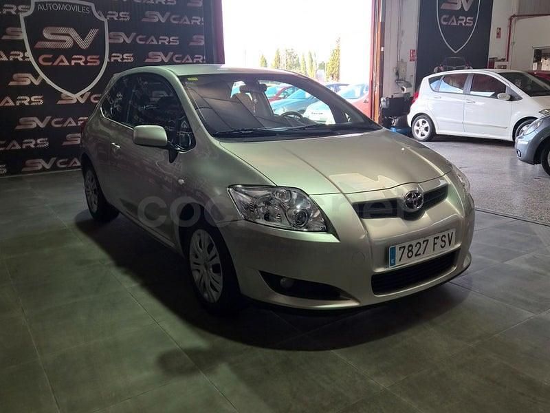 Usado Toyota Auris Luna 124 CV (91 kW) 2007 Gris / plata Utilitario