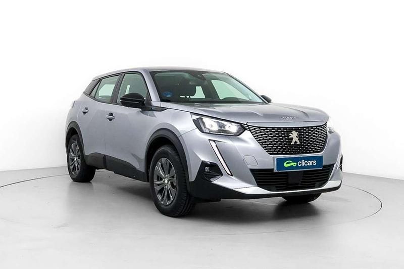 Usado Peugeot e-2008 Active 100 kW (136 CV) 2022 Plateado SUV