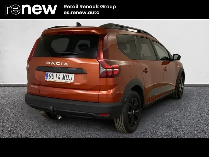 Usado Dacia Jogger Extreme 110 CV (80 kW) 2023 Marrón Monovolumen