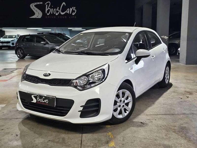Blanco Usado 2016 Kia Rio Utilitario | 7699 € (Precio justo) - Imagen 1/4