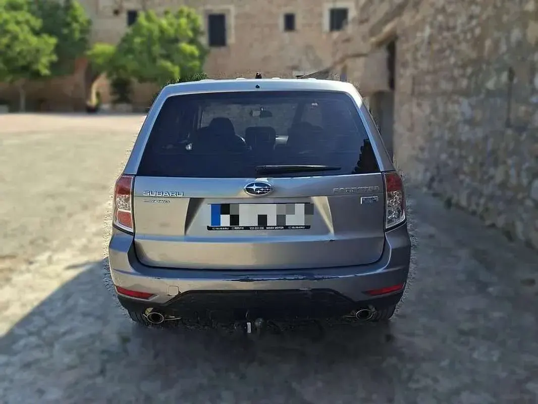 Usado Subaru Forester Sport 147 CV (108 kW) 2011 Gris SUV