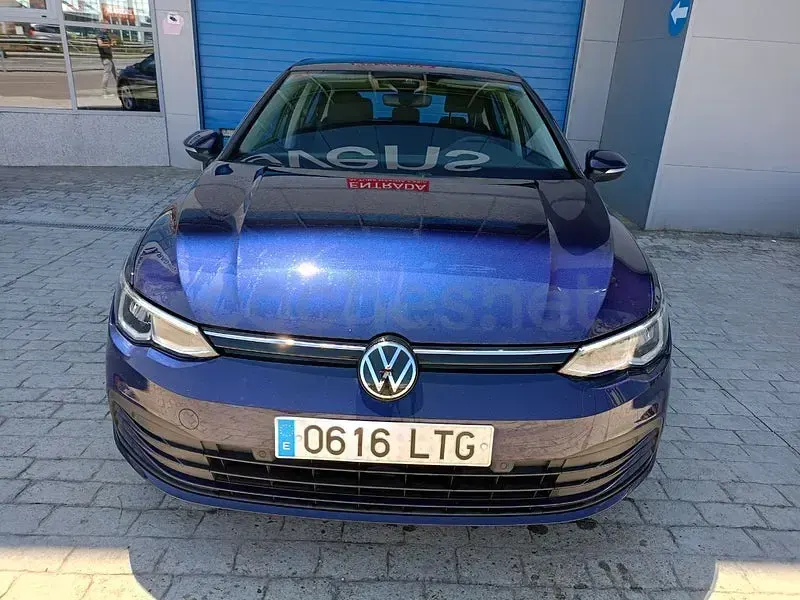 Usado VW Golf VIII 115 CV (84 kW) 2021 Azul Berlina