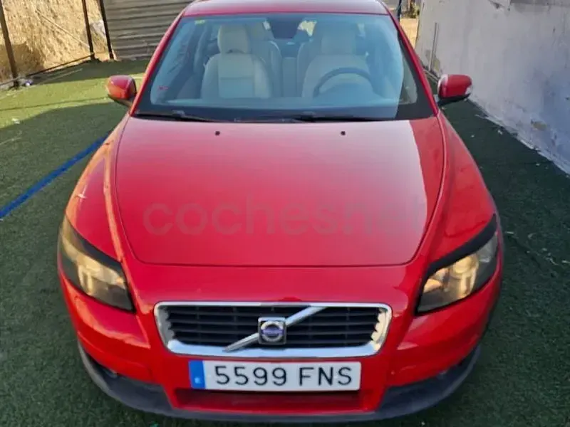 Usado Volvo C30 Momentum 136 CV (100 kW) 2007 Rojo Utilitario