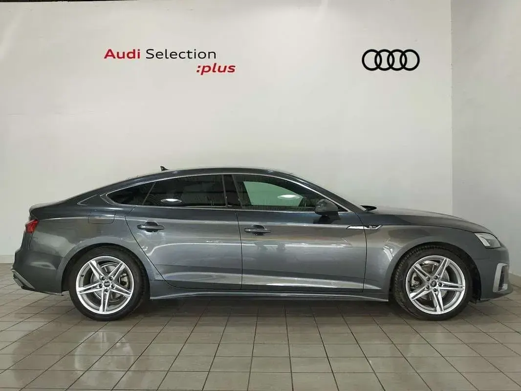 Begagnad Audi A5 Sportback S-Line 163 HK (119 kW) 2022 Grå Halvkombi