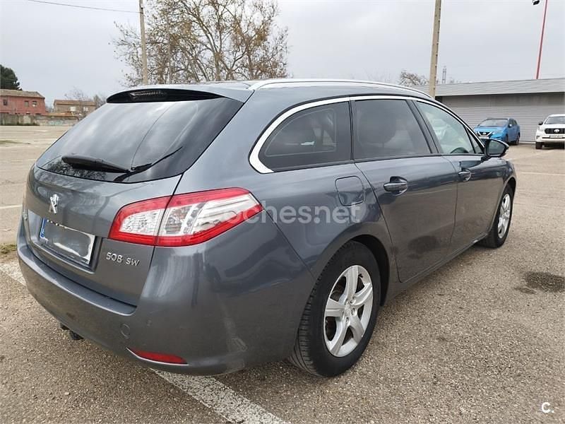 Usado Peugeot 508 SW Business-Line 140 CV (102 kW) 2011 Gris / plata Familiar