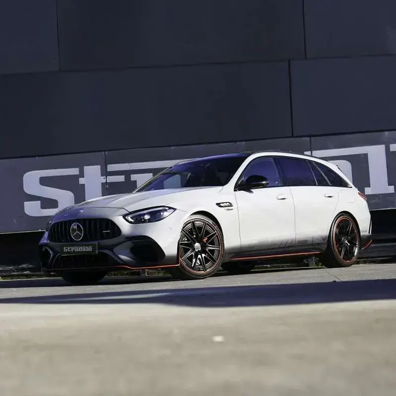 Usado Mercedes C63 AMG AMG 680 CV (500 kW) 2023 Gris Familiar