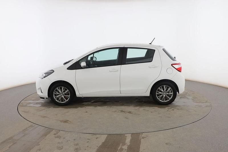 Usado Toyota Yaris Active 110 CV (80 kW) 2019 Blanco Berlina