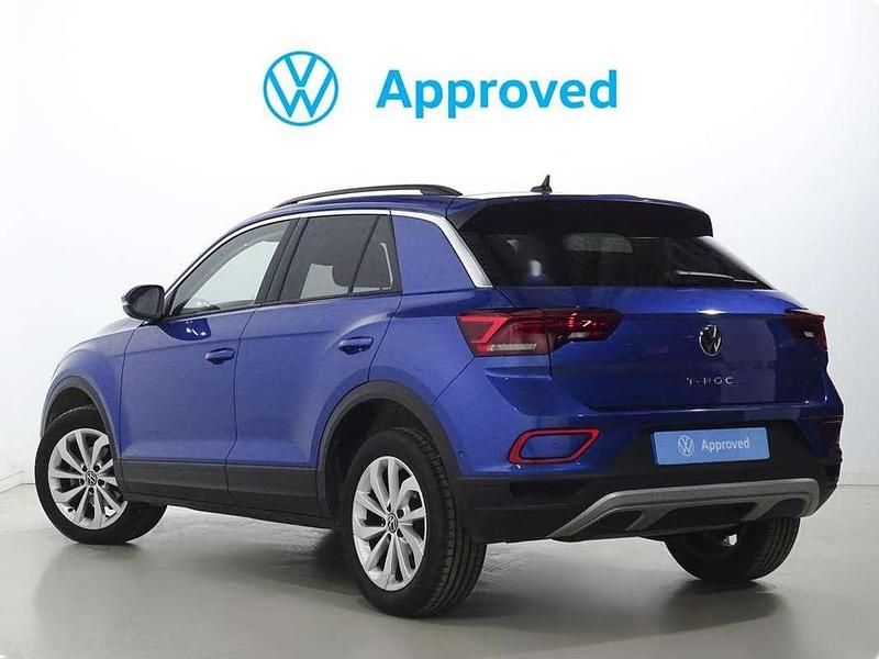 Usado VW T-Roc Life 110 CV (80 kW) 2024 Azul SUV