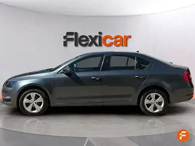 Usado Skoda Octavia 115 CV (84 kW) 2019 Gris