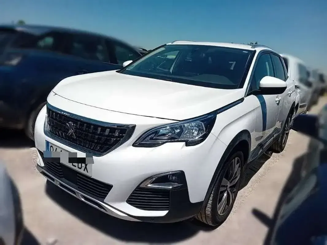 Usado Peugeot 3008 Allure 131 CV (96 kW) 2020 Blanco SUV