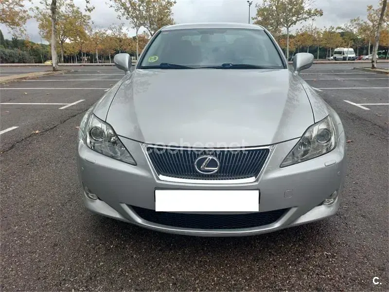 Usado Lexus IS220d 177 CV (130 kW) 2008 Gris / plata Berlina