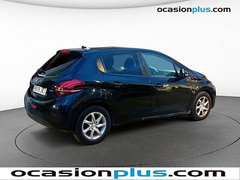 Usado Peugeot 208 Active 83 CV (61 kW) 2015 Negro Utilitario