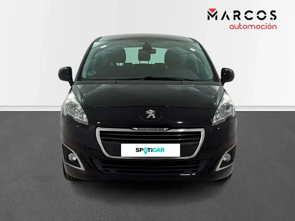 Usado Peugeot 5008 Active 115 CV (84 kW) 2014 Monovolumen