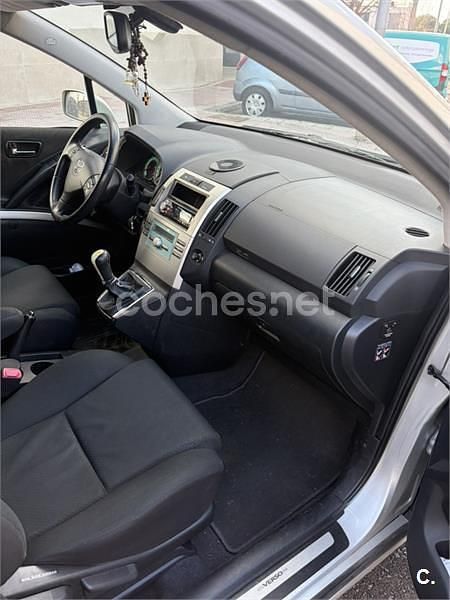 Usado Toyota Corolla Verso Sol 136 CV (100 kW) 2007 Gris / plata Monovolumen