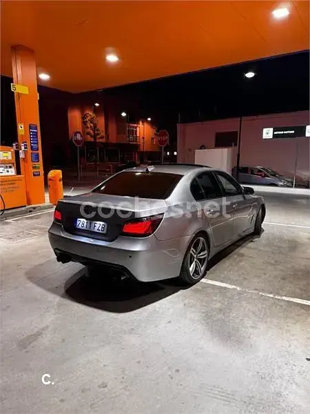 Usado BMW 530 193 CV (141 kW) 2004 Gris / plata Berlina